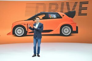 Nio’s stock dives as EV maker raises $1 billion at shareholders’ expense