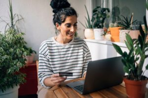 Earn easy cash-back rewards with TopCashback — plus, enjoy a $25 sign-up bonus