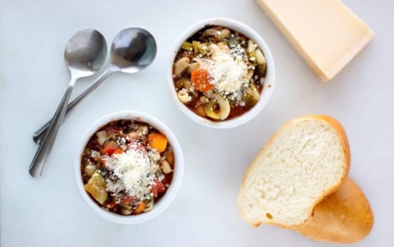Easy Slow Cooker Minestrone | Recipes