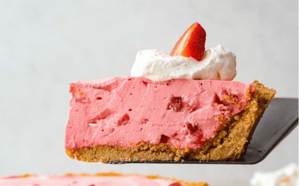 Easy No Bake Strawberry Cream Pie Recipe