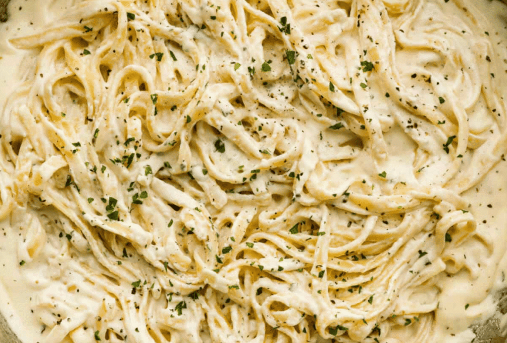 The BEST Homemade Alfredo Sauce Ever |The Recipe Critic