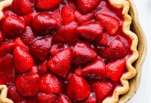 Fresh Strawberry Pie (Quick and Easy!)