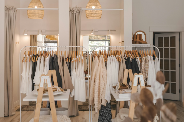 7 Best Wholesale Fashion Vendors for Boutique Owners Who Want Trend-Driven Styles Without the MOQ Trap