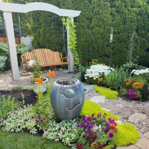 Three Charming Reader Gardens – Fine Gardening
