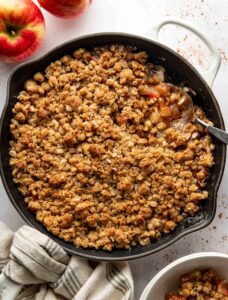 Apple Crisp Recipe – Pinch of Yum