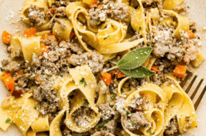 White Bolognese (Creamy No-Tomato Meat Sauce)