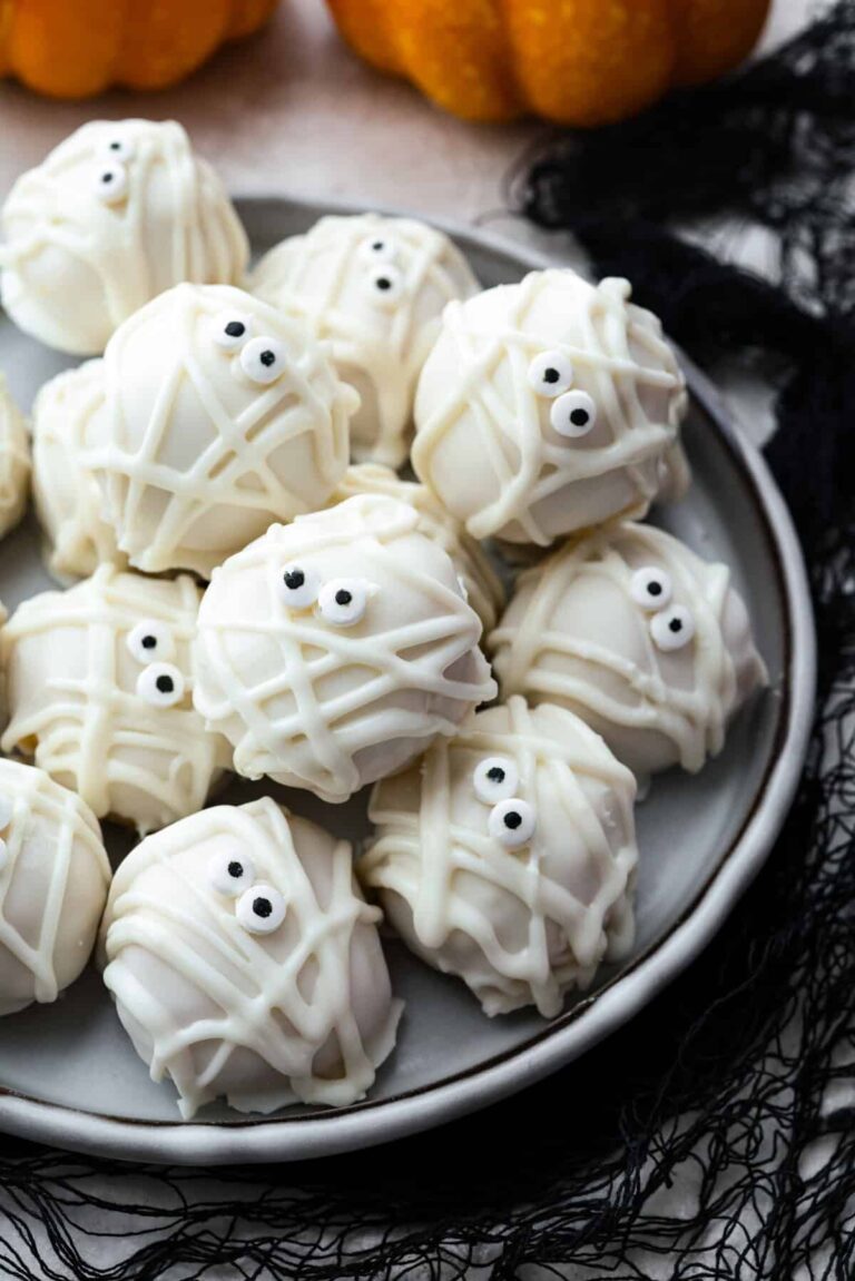 Mummy Oreo Balls